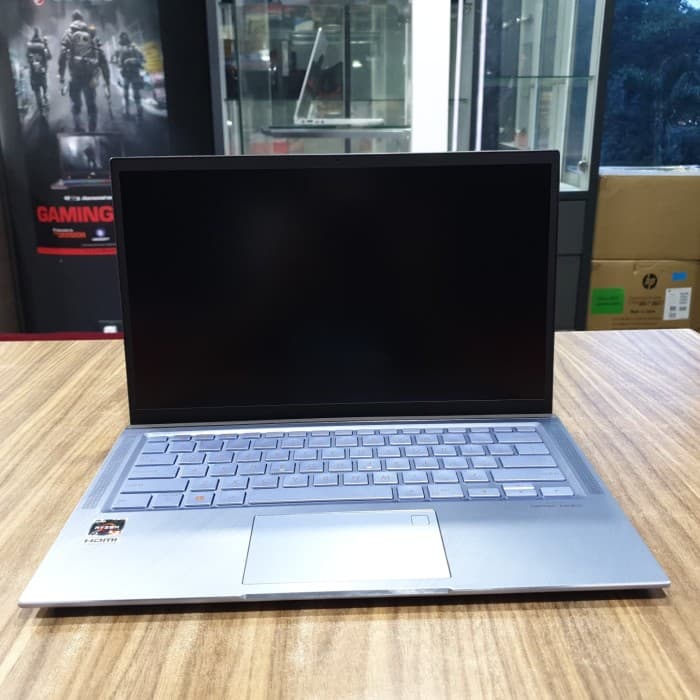PC Ultra-Portable reconditionné Asus ZenBook UM431D 14" AMD Ryzen 5 8 Go RAM 512 Go SSD